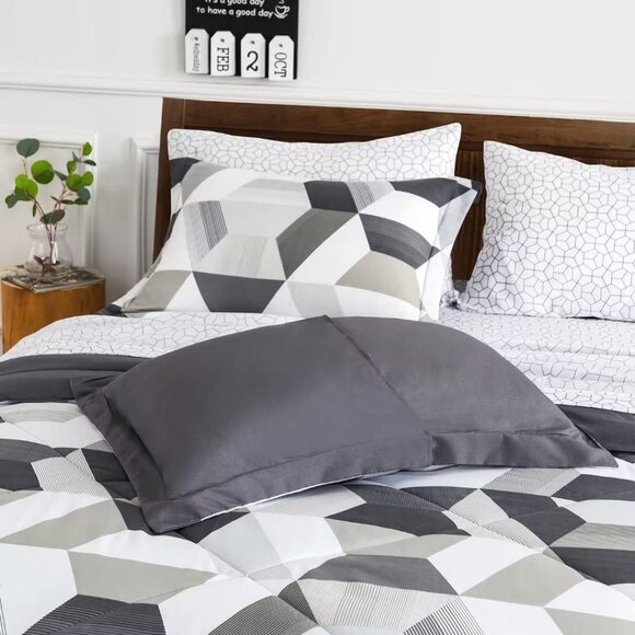 New 7 PC Geometric Shapes (White, Grey, Black) Comforter Set • Queen Size - Picture 6 of 8